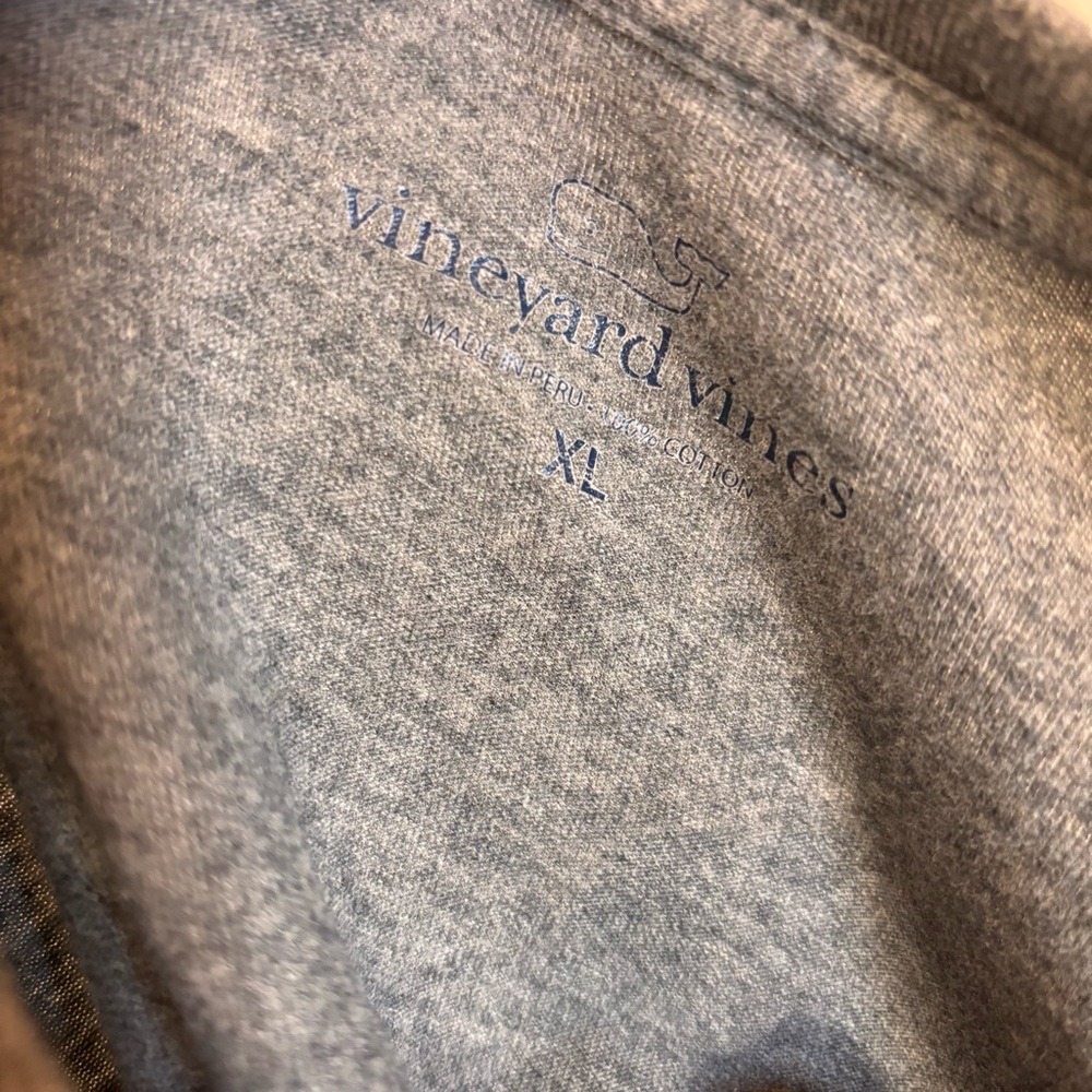 Vineyard Vines Men’s Long Sleeve T-Shirt Gray XL Christmas Theme - Picture 5 of 6